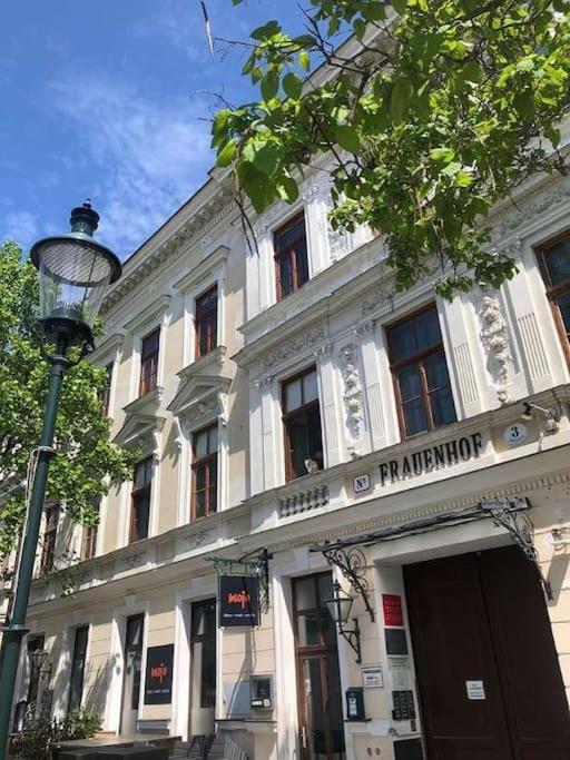 Paraderma Apartment Im Zentrum Baden Bei Wien Buitenkant foto